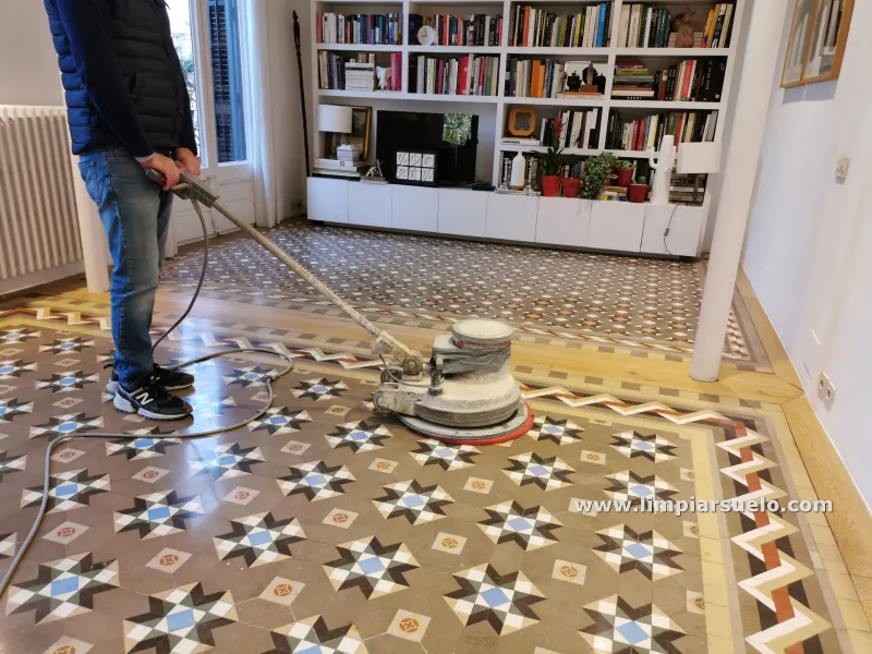Limpiar mosaico nolla en Barcelona | Limpiar Suelo Barcelona 